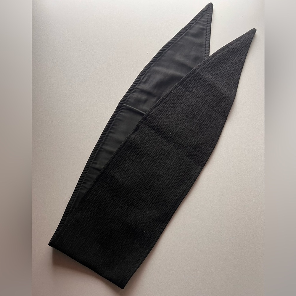 Black Textured Knit Satin Lined Head Band